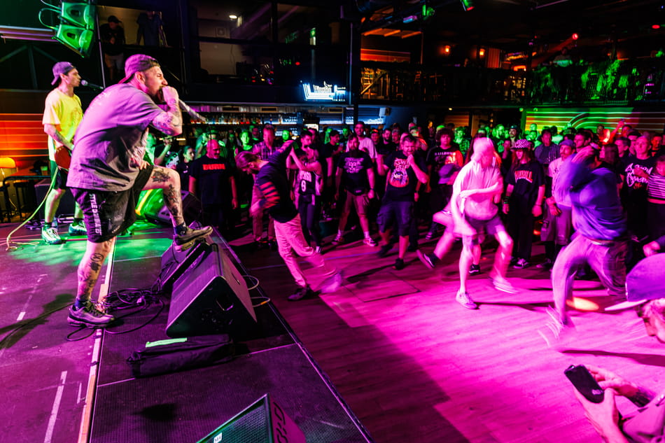261008_Combust_0602_d404