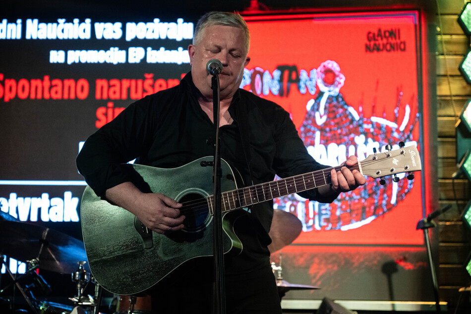 Gladni Naučnici-62